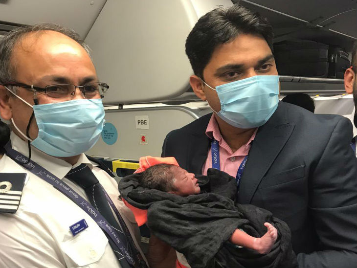 फ्लाइट में महिला ने बच्चे को दिया जन्म,यात्रियों ने सोशल मीडिया पर किया शेयर