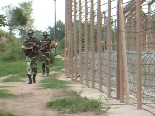 पाकिस्तान ने जम्मू-कश्मीर में नियंत्रण रेखा से लगे तीन सेक्टरों में की,अचानक गोलीबारी