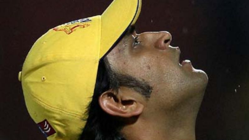 Ipl 2020: केआरके ने महेंद्र सिंह धोनी पर की अभद्र टिप्पणी, भड़के लोग