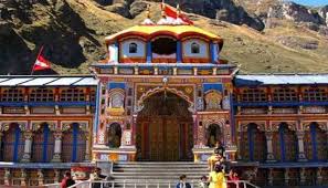 केदारनाथ धाम का वीडियो पोस्ट कर विवादों में घिरीं यूट्यूबर रिवा मावी, जानें पूरा मामला