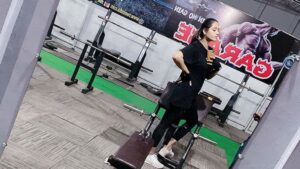 बिना शादी के ही मांग में सिंदूर लगाए जिम में नजर आईं काजल रघवानी, इस एक्टर से चल रहा अफेयर