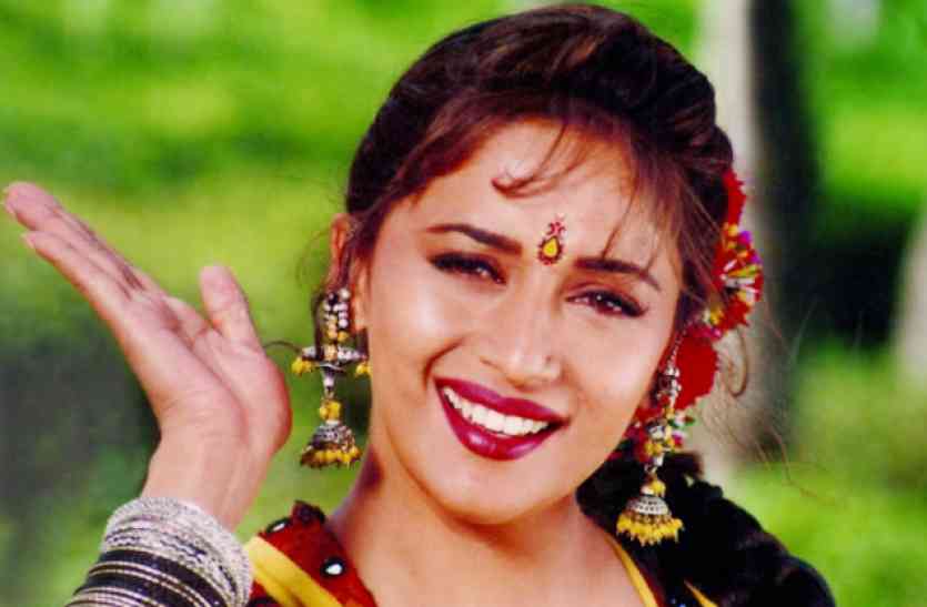 इस एक्टर की वजह से अमिताभ बच्चन जैसे बड़े एक्टर की वजह से काम नहीं कर पाई माधुरी दीक्षित