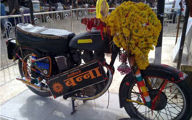 राजस्थान में होती है इस रहस्यमयी बुलेट की पूजा, नहीं किया तो होता है ये नुकसान