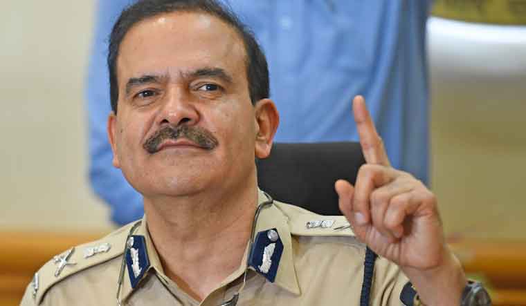 एम्स ने कहा नहीं हुई सुशांत की हत्या तो मुंबई पुलिस के कमिश्नर ने कह दी ये बड़ी बात