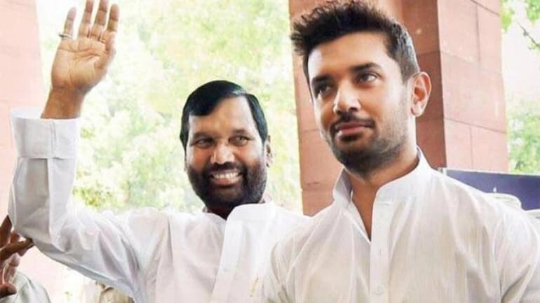 पिता के मौत के बाद पहली बार सौतेली माँ से मिले चिराग पासवान, तो माँ ने कह दी ये बड़ी बात