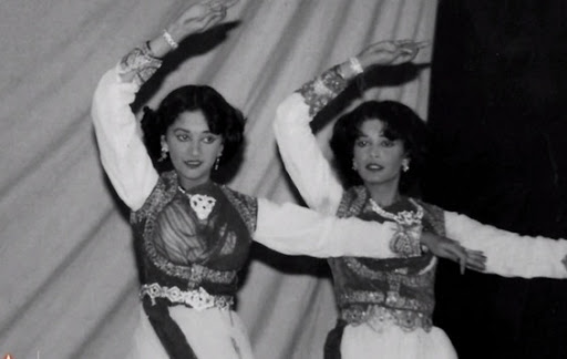 माधुरी दीक्षित की बहनें खूबसूरती के मामले में उन्हें भी देती हैं मात, देखें तस्वीरें