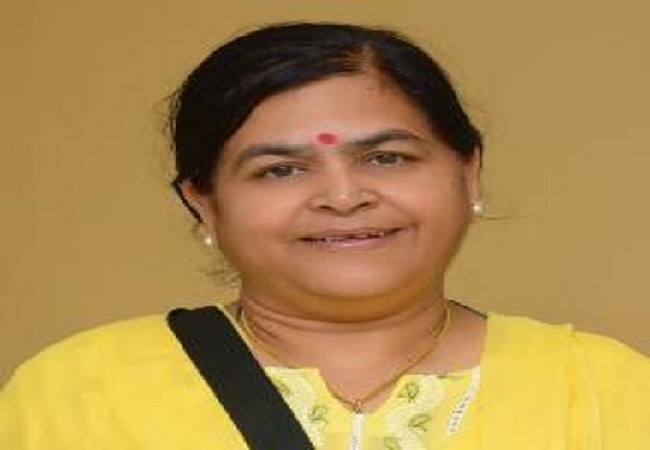 मध्य प्रदेश की कैबिनेट मंत्री ऊषा ठाकुर ने दिया विवादित बयान, बोलीं- मदरसों में ही पैदा होते हैं सारे आतंकी