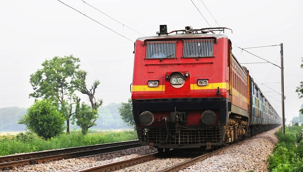 फैक्ट चेक: क्या आगामी 1 दिसंबर से बंद होने वाली है ट्रेन की सेवाएं, जानिए सच