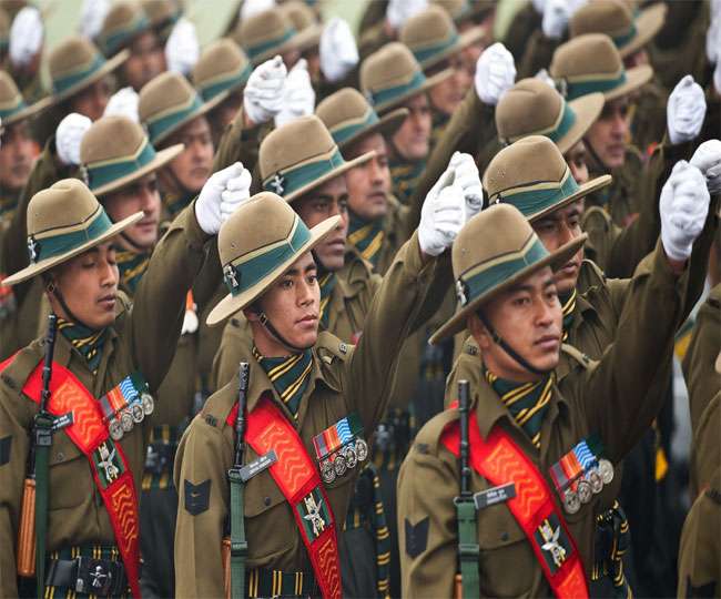 चार दिवसीय दौरे पर नेपाल पहुंचे सेनाप्रमुख नरवणे की पत्नी ने गोरखा सैनिकों की पत्नियों को सौंपे उपहार