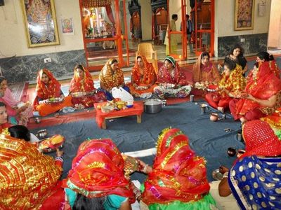 Karwa Chauth 2020: करवा चौथ की पूजा में गलती से भी न करें ये काम, जानिए पूजा का शुभ मुहर्त और विधि