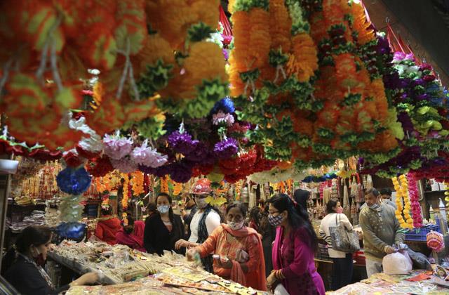 चाईनीज समानों के बैन के बाद भी दिवाली पर हुई 72,000 करोड़ रुपए की रिकॉर्डतोड़ बिक्री