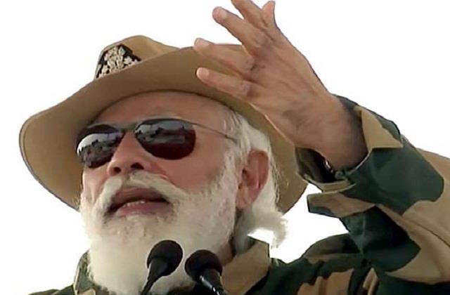 कोर्ट ने खारिज की Bsf जवान तेज बहादुर की याचिका, Pm मोदी के खिलाफ किया था नामांकन