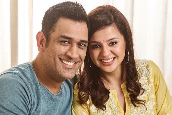 मुंबई में समंदर किनारे महेन्द्र सिंह धोनी ने  लिया नया घर, पत्नी साक्षी ने शेयर की तस्वीरें