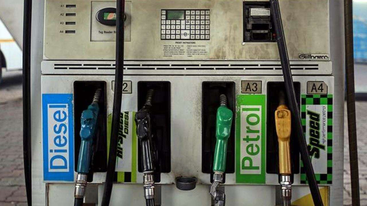 Petrol- Diesel Price Today: पेट्रोल-डीजल के भाव में मिली राहत, आज इस दाम में मिल रहा है तेल