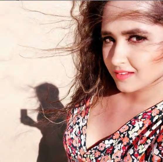 खूबसूरती में बॉलीवुड हसीनाओं को भी मात देती हैं ये 5 भोजपुरी एक्ट्रेस