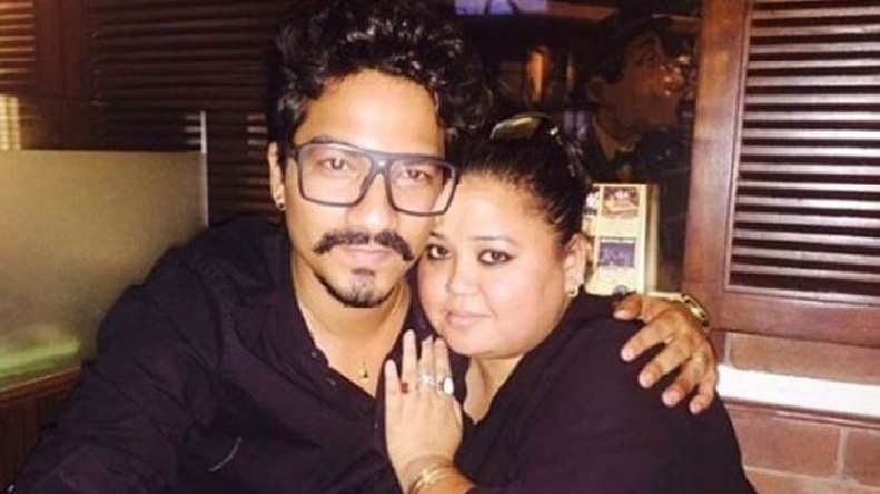 भारती सिंह और हर्ष ने एनसीबी ऑफिस से निलकते हुए दिखाया विक्ट्री साइन, लोगों ने कहा- बेशर्म