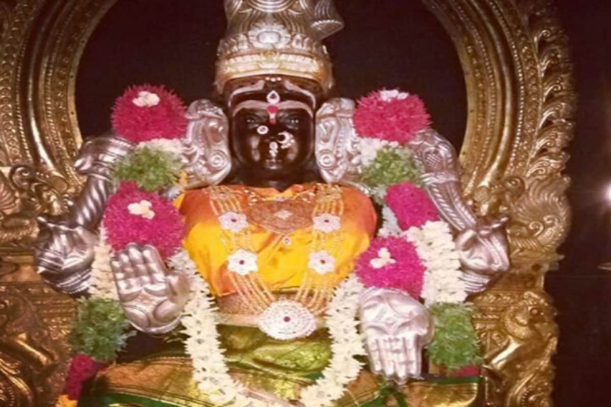 माँ कामख्या मंदिर में होते हैं कई चमत्कार, जानिए कैसे खून की तरह लाल हो जाती है ब्रह्मपुत्र नदी