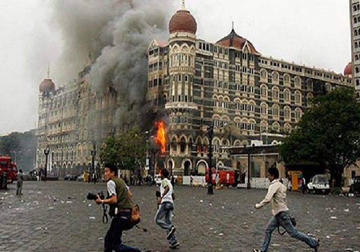 भारत के सामने झुके इमरान खान, मुंबई ब्लास्ट में शामिल 11 आतंकियों को घोषित किया मोस्ट वांटेड