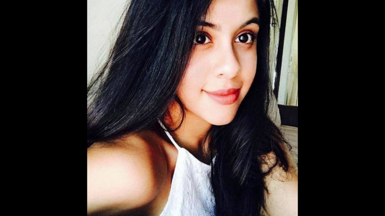 मिथुन चक्रवर्ती की बेटी दिशानी है बेहद स्टाइलिश, फिल्मों में आने की कर रही तैयारी, देखें तस्वीरें