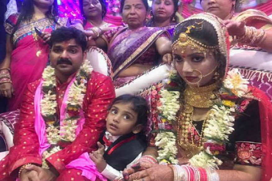 भोजपुरी के सुपरस्टार पवन सिंह की पत्नी है बेहद खूबसूरत, तस्वीरें देख हो जायेंगे फैन