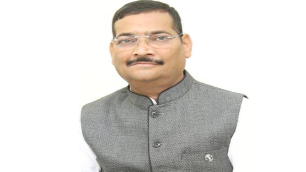 अर्नब गोस्‍वामी की गिरफ्तारी पर भड़के दीपक प्रकाश, कांग्रेस पर साधा निशाना