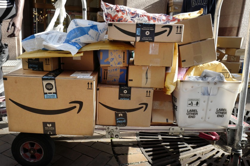 ई-कॉमर्स कंपनी Amazon में करें ये काम, 4 घंटे की शिफ्ट में मिलेगा 70 हजार रूपये महीना