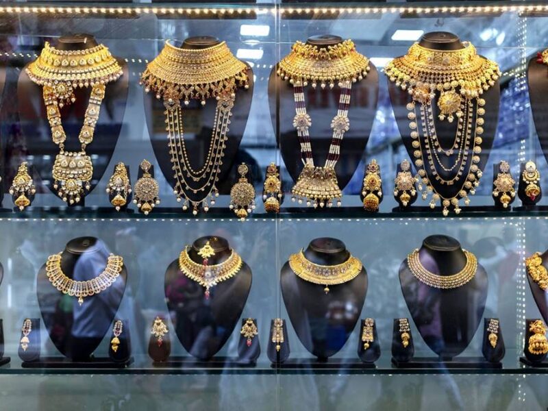 Gold Price Today 28 Nov 2020: शादियों के सीजन में उम्मीद से भी ज्यादा सस्ता हुआ सोना, मात्र इतने में मिल रहा 1 तोला