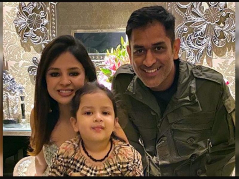 मुंबई में समंदर किनारे महेन्द्र सिंह धोनी ने  लिया नया घर, पत्नी साक्षी ने शेयर की तस्वीरें