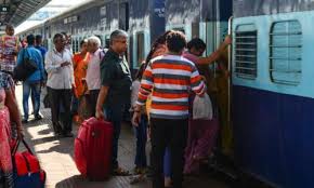 दिवाली-छठ पूजा के लिए रेलवे का तोहफा 10 से 30 नवंबर तक चलेंगी ये स्पेशल ट्रेन, जल्दी करा लें बुकिंग