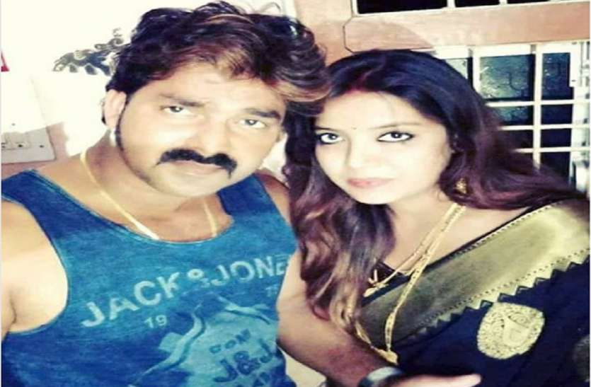 भोजपुरी के सुपरस्टार पवन सिंह की पत्नी है बेहद खूबसूरत, तस्वीरें देख हो जायेंगे फैन