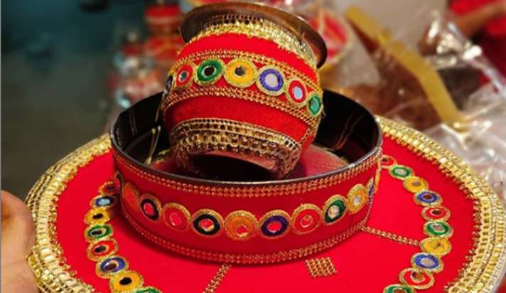 Karwa Chauth 2020: करवा चौथ की पूजा में गलती से भी न करें ये काम, जानिए पूजा का शुभ मुहर्त और विधि
