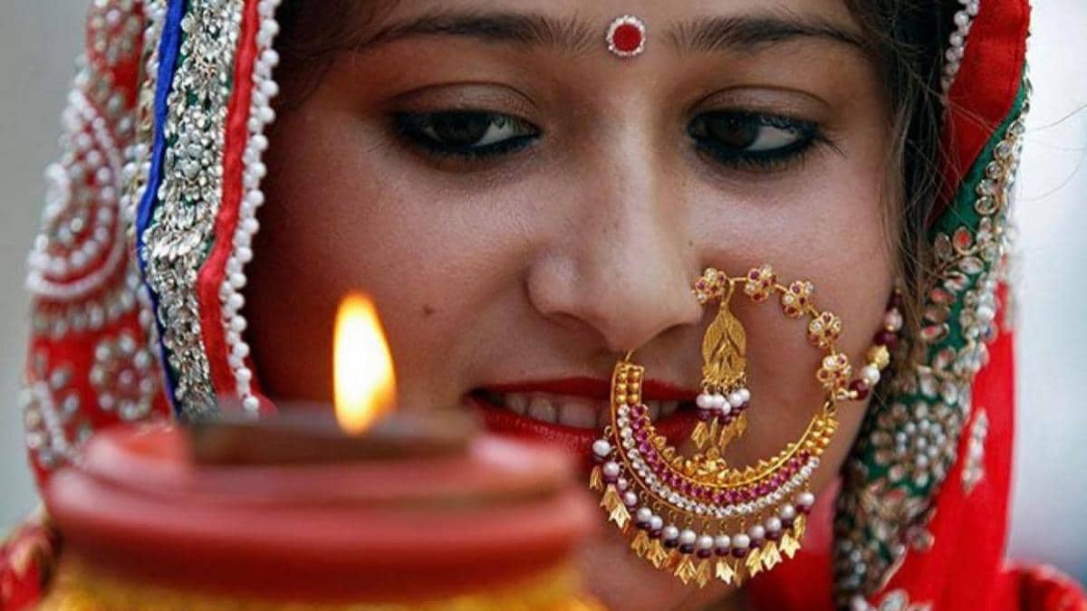 Karwa Chauth 2020: करवा चौथ के व्रत का यह है सही पूजन विधि और शुभ मुहूर्त