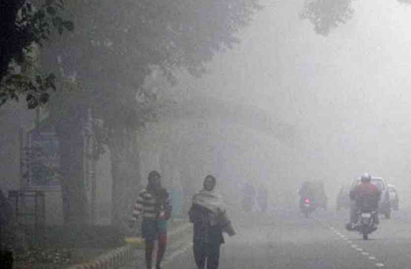 Weather: कश्मीर, दिल्ली समेत इन राज्यों में कड़ाके की ठंड, जानिए देश भर के मौसम का हाल