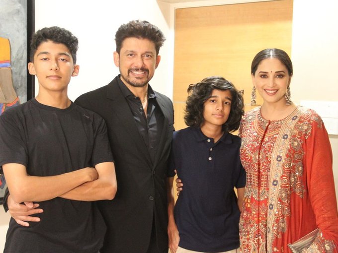 बॉलीवुड की ये अभिनेत्रियां जो दो बार बन चुकी है माँ, फिटनेस के मामले में करती है सभी को फेल