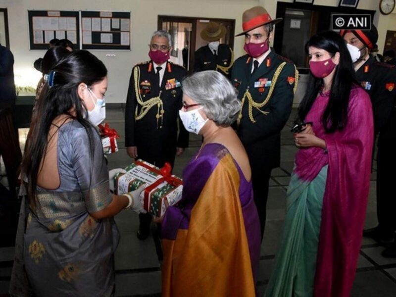 चार दिवसीय दौरे पर नेपाल पहुंचे सेनाप्रमुख नरवणे की पत्नी ने गोरखा सैनिकों की पत्नियों को सौंपे उपहार