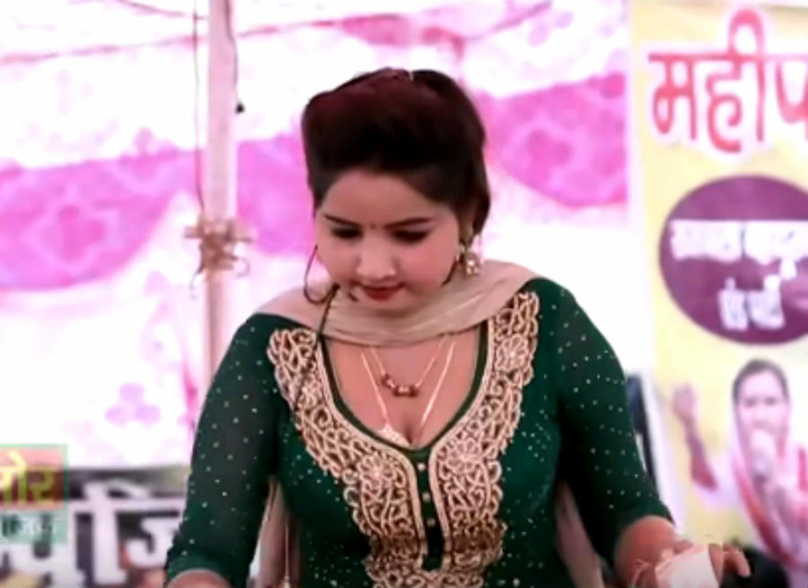 'हटा सावन की घटा' पर पर सुनीता बेबी ने किया जबरदस्त डांस, लोगों ने कहा सपना चौधरी भी फेल