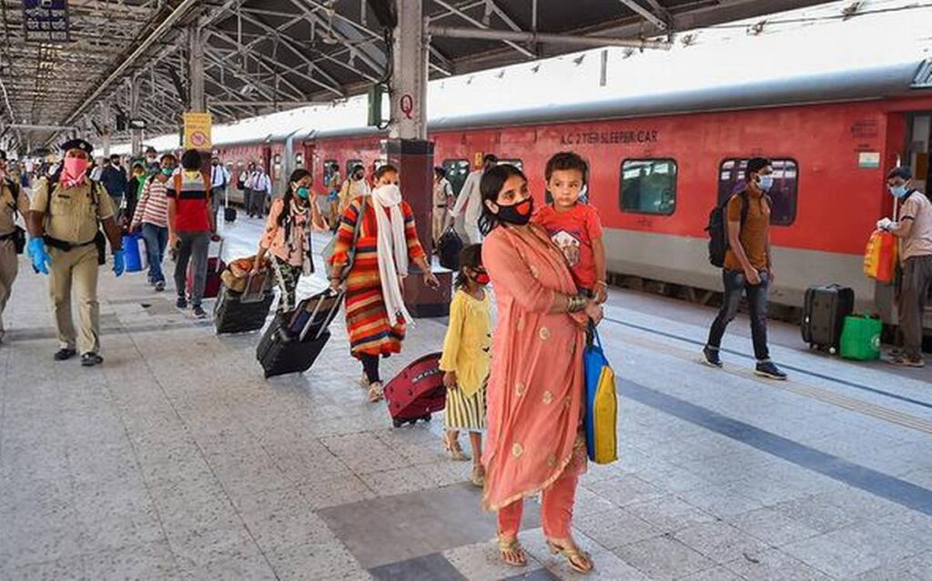 दिवाली-छठ पूजा के लिए रेलवे का तोहफा 10 से 30 नवंबर तक चलेंगी ये स्पेशल ट्रेन, जल्दी करा लें बुकिंग