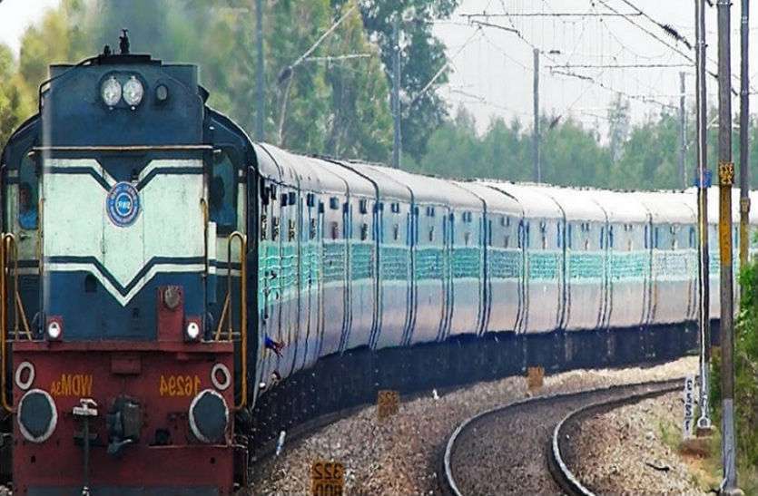 दिवाली-छठ पूजा के लिए रेलवे का तोहफा 10 से 30 नवंबर तक चलेंगी ये स्पेशल ट्रेन, जल्दी करा लें बुकिंग
