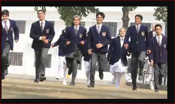 स्कूल की दोस्ती होती है खास! झोपड़ी में रह रहा था स्कूल फ्रेंड, दोस्त ने नया घर बनवा दिया दिवाली गिफ्ट