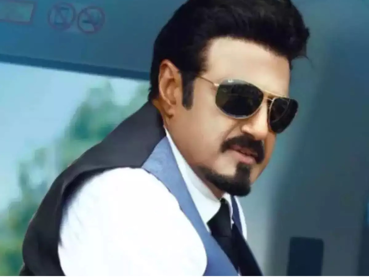 बिना लुक्स के पता नहीं कैसे अभिनेता बने ये 7 भारतीय एक्टर, नंबर 3 ओवरएक्टिंग की दुकान