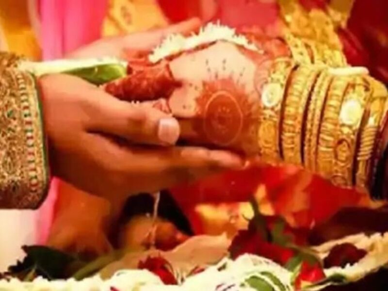 सगी बहनों ने की दो सगे भाइयों से की शादी, सुहागरात वाले दिन किया ये गंदा काम