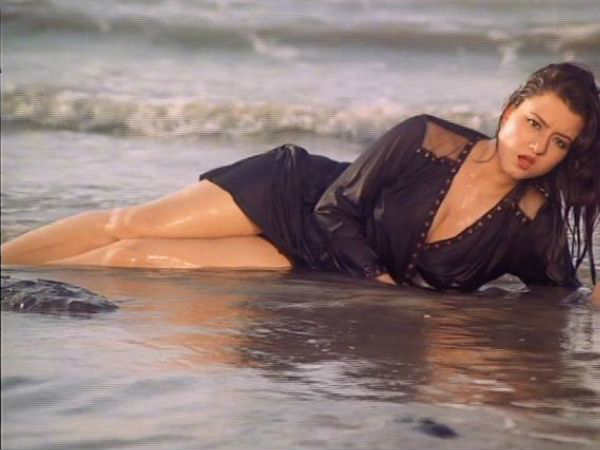 'वीराना' की इस एक्ट्रेस की खूबसूरती के दीवाने हो गया था अंडरवर्ल्ड, डॉन के डर से रातों-रात इंडस्ट्री छोड़ भाग गई थी ये अभिनेत्री