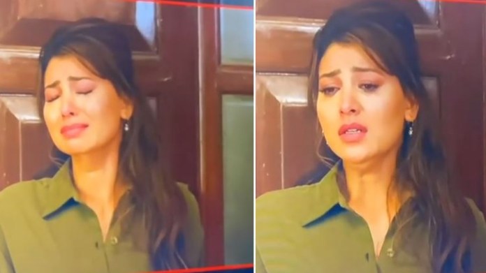 उर्वशी रौतेला रोते हुए दिखी, ट्रोलर बोला- 'सब नाटक हैं'