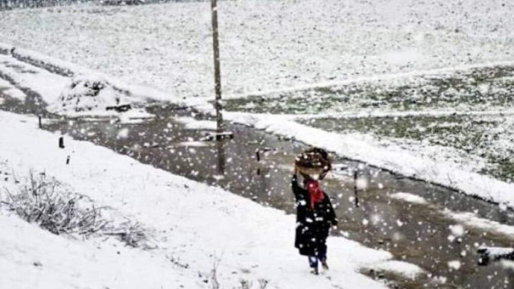 Weather Forecast Today : हिमाचल प्रदेश समेत इन राज्यों में होगी बर्फबारी, जानिए उत्तर भारत में कैसा रहेगा मौसम का मिजाज
