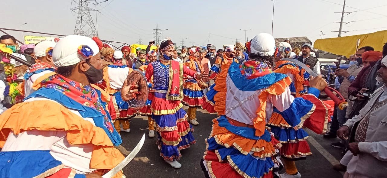 दिल्ली में आंदोलन कर रहे किसानों को मिलेगी वाई-फाई सुविधा, केजरीवाल सरकार का हॉटस्पॉट लगाने का एलान