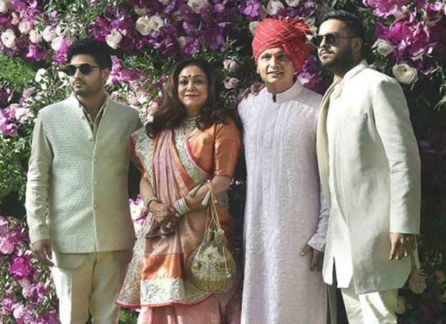 अनिल अंबानी के इस बड़े लड़के को नहीं जानते होंगे आप, प्राइवेट जेट का है कलेक्शन