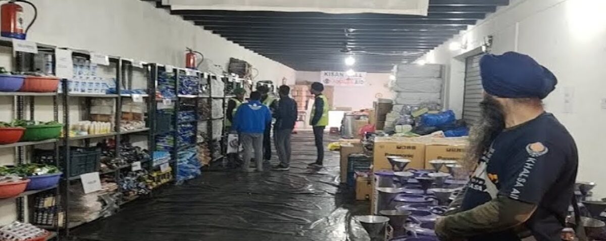 किसान आंदोलन: दिल्ली के टिकरी बॉर्डर पर खालसा ऐड ने खोला शॉपिंग मॉल, मिलेंगी मुफ्त सामान