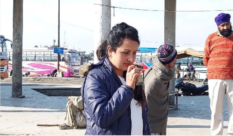 कश्मीर की पहली महिला बस ड्राइवर ने रचा इतिहास, ट्रक भी चला चुकी हैं पूजा