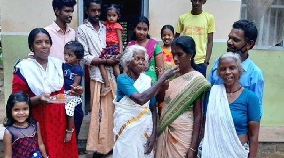 ऑफिस में झाडू लगाते लगाते लगी इस महिला की किस्मत, बनी उसी ऑफिस की अध्यक्ष