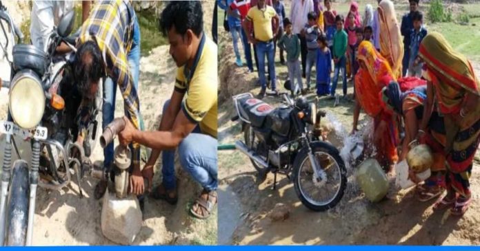गरीब किसान ने बाइक को बनाया पम्पिंग सेट ,पेट्रोल से सस्ता देशी टेक्निक 30 रुपये में एक घंटे पानी